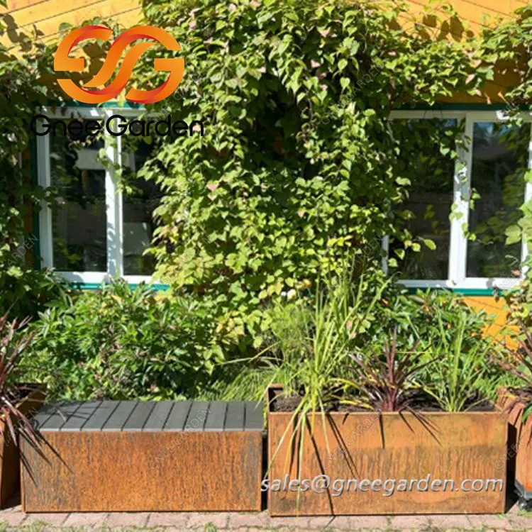 เฟอร์นิเจอร์ถนนเหล็กผุกร่อน